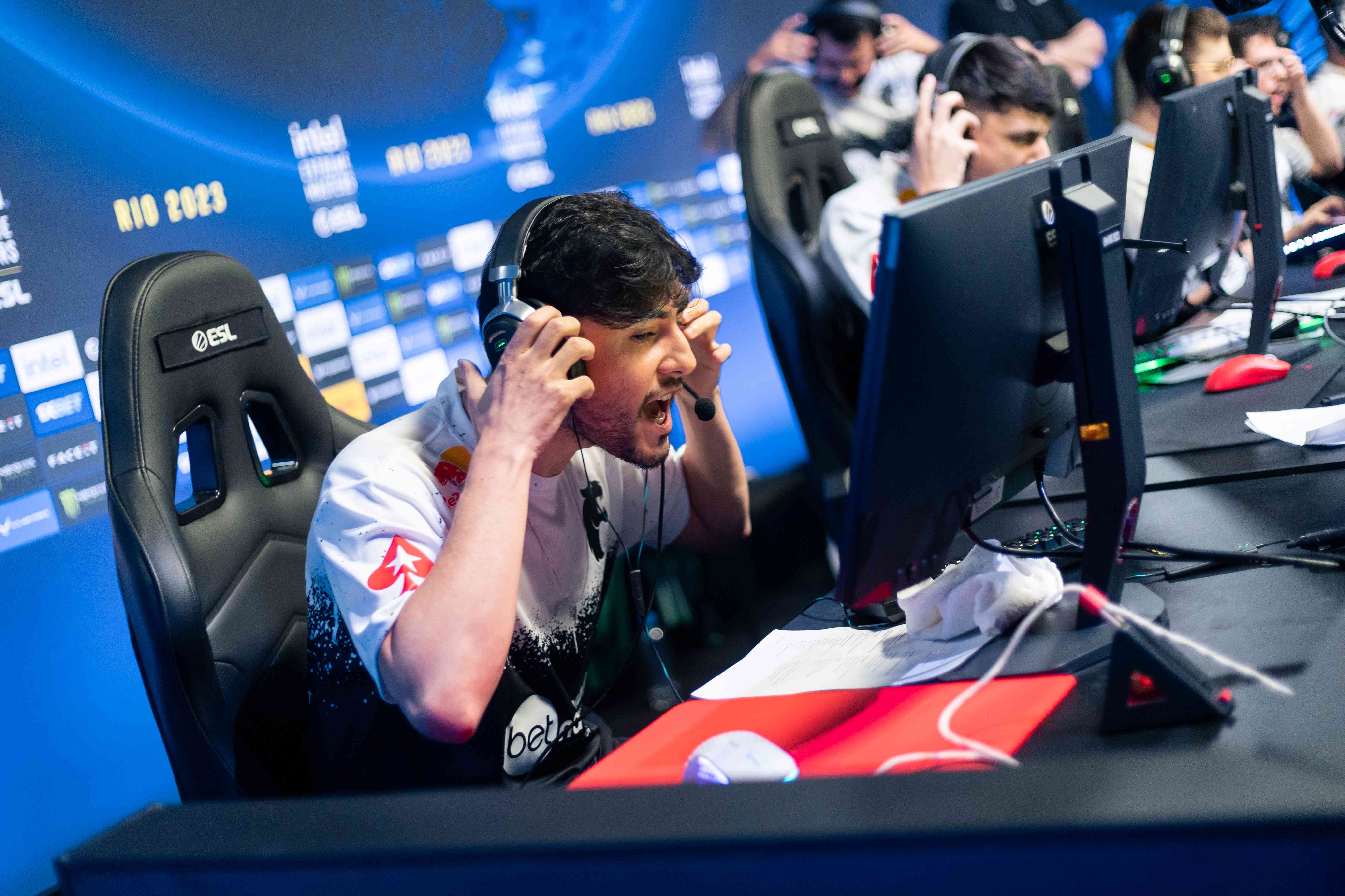 saffee and drop were two of the three lowest-rated players at the BLAST Paris Major, with 0.69 and 0.61 ratings, respectively. (Image Credits ESL | Adela Sznajder)