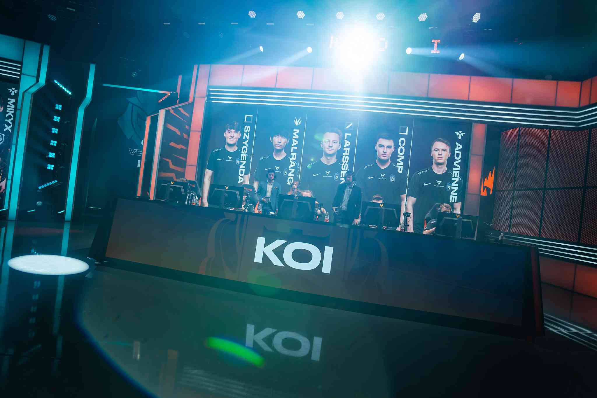KOI on stage right before the draft (Image Credits: Wojciech Wandzel/Riot Games)