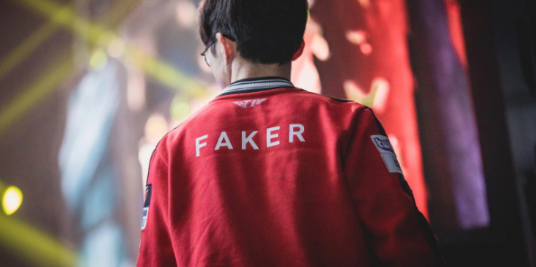 Faker Stream Moments, Faker on Akali absolutely destroyed that Aatrox  🔥🔥, By T1 Faker