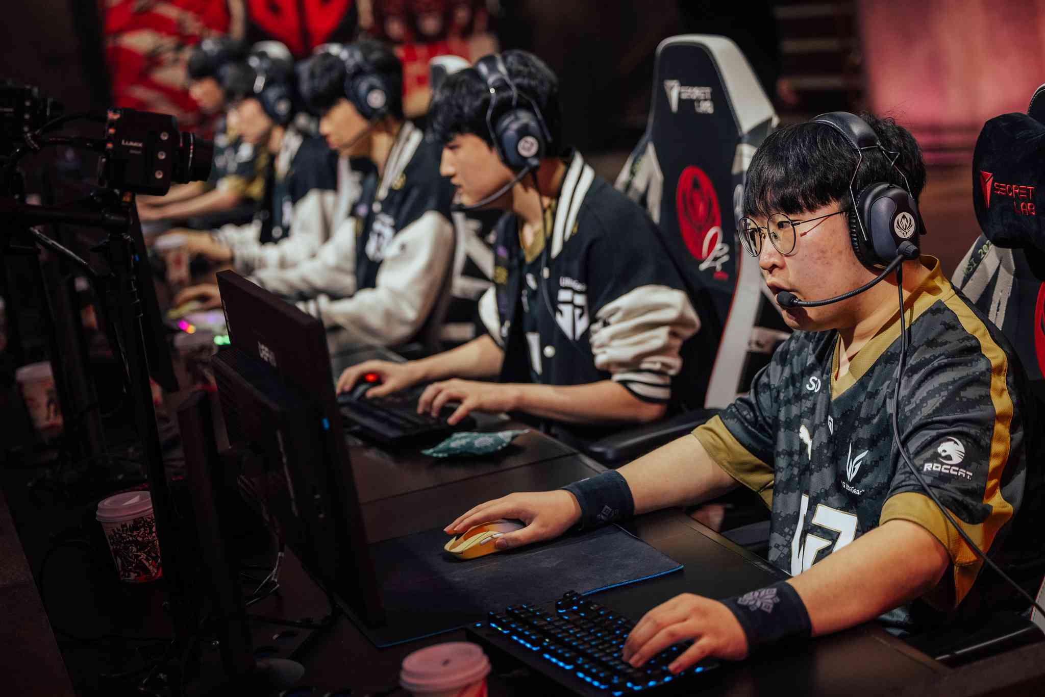 Delight and the rest of Gen.G playing Cloud9 during their lower bracket series in the MSI 2023 bracket stage 