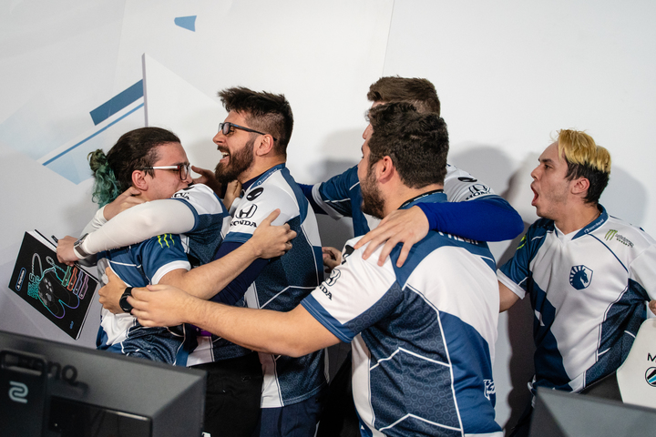 celebration after qualifying for the SI'19 playoffs, Image: Twitter / TeamLiquid