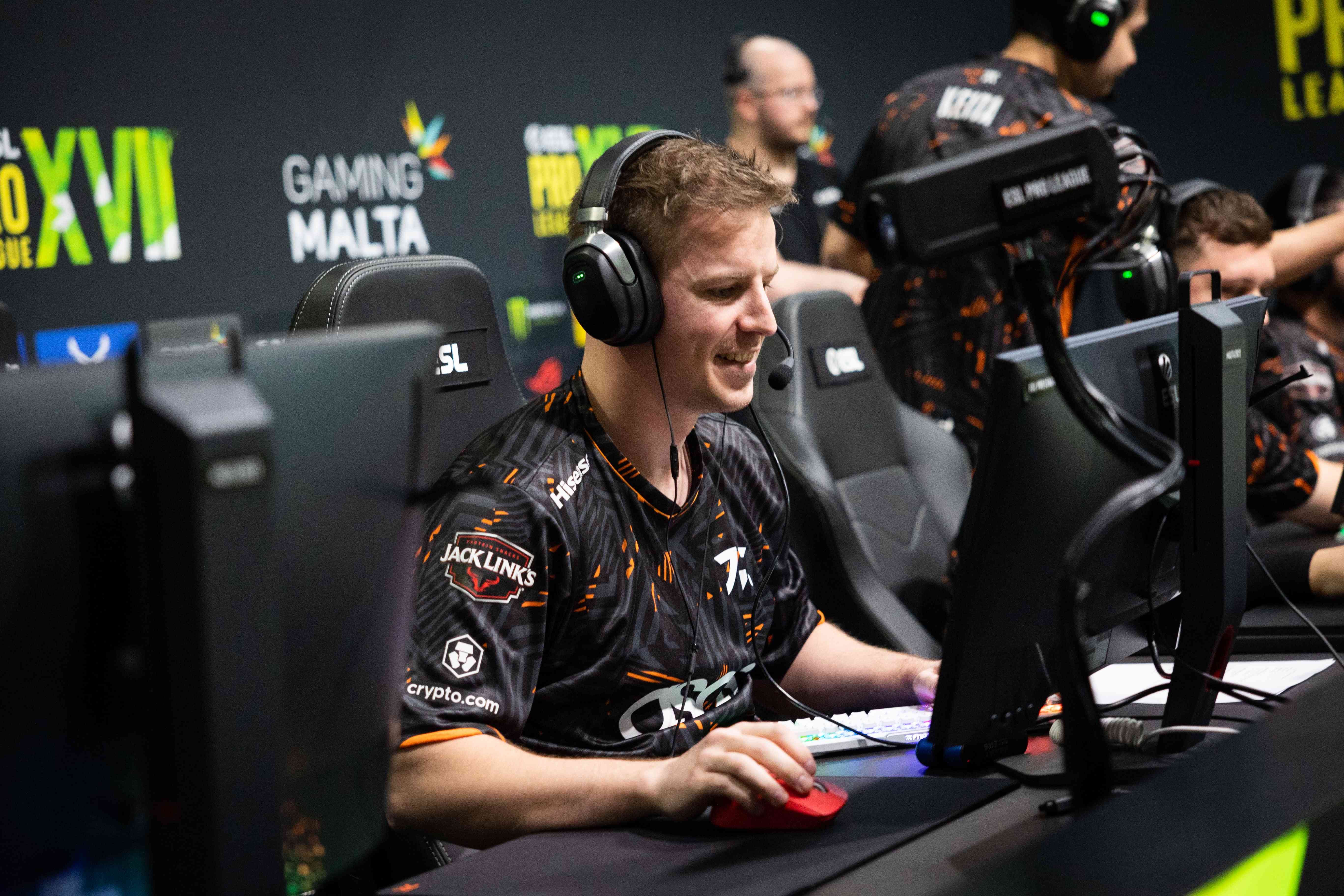 roeJ might be on the chopping block at fnatic as the organization looks to replace multiple players in the summer