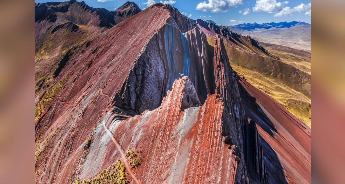 Montaña Afilada Pallay Punchu de Canas (Apu Tacllo)