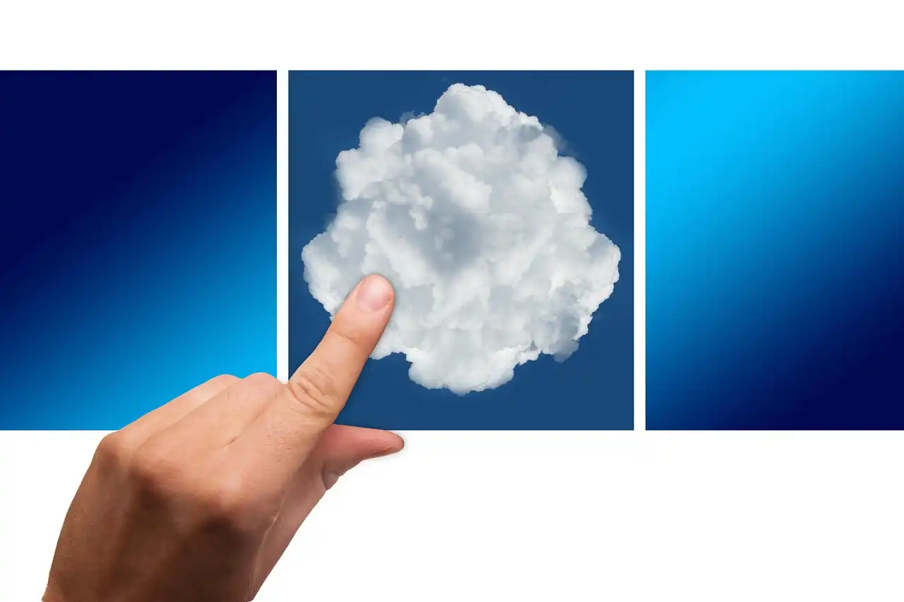 Simple concept image for The Multi-Cloud Strategy Adoption Report