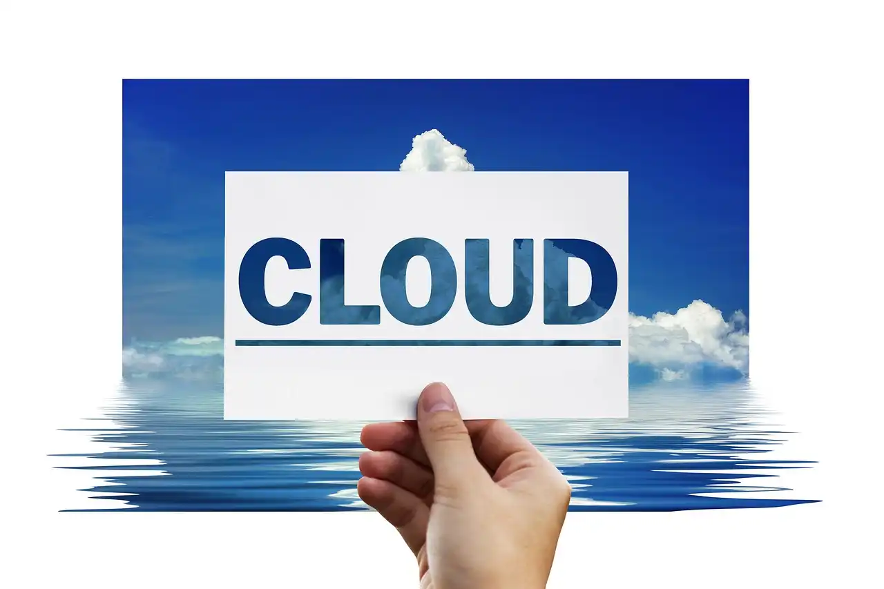 Simple concept image for The Multi-Cloud Strategy Risk Report