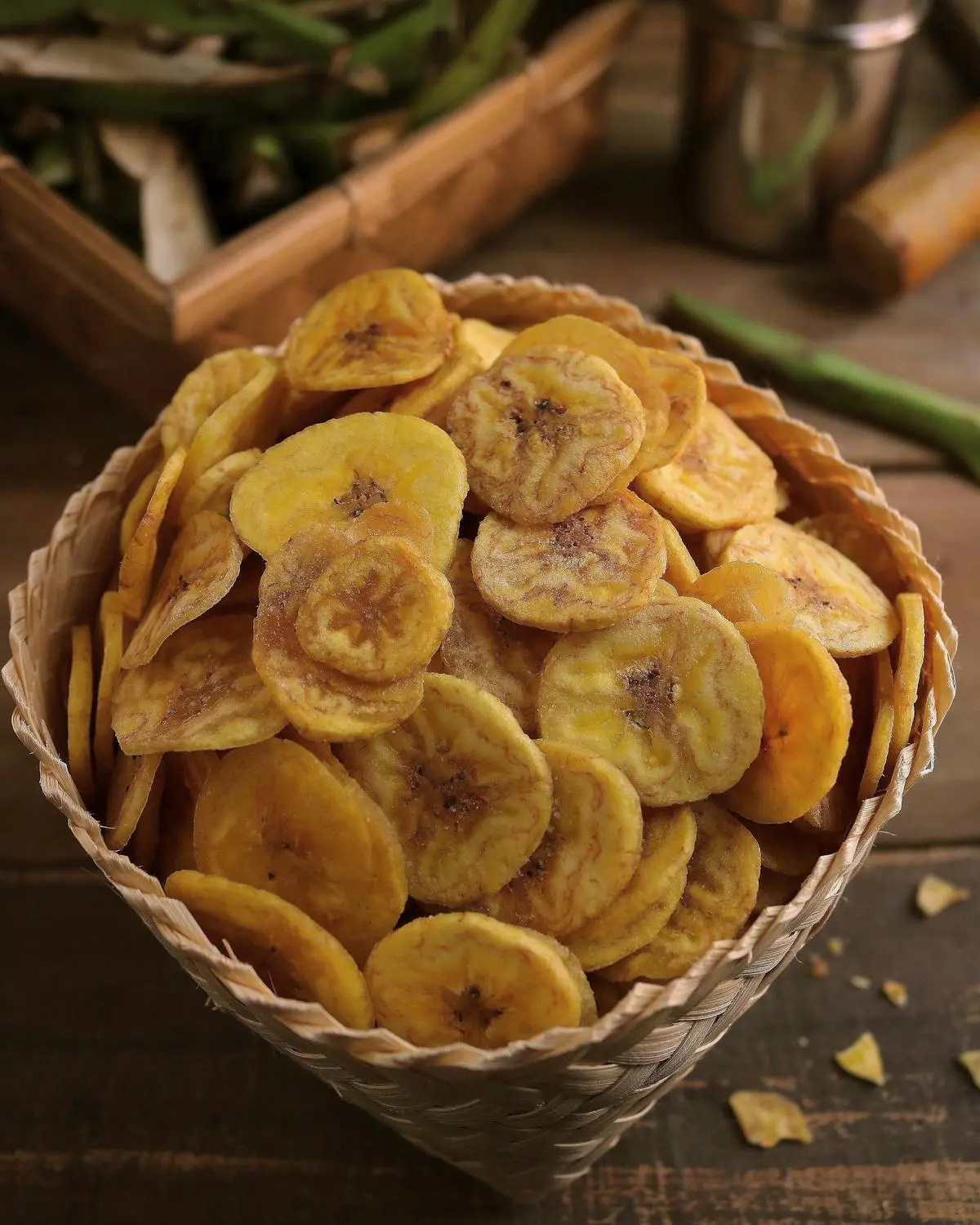 Traditional Kerala banana chips served in a woven basket