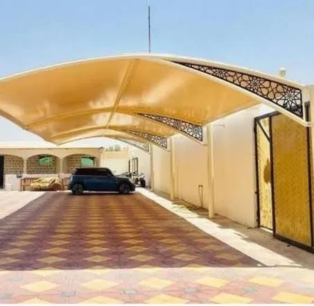 تركيب مظلات سيارات كابولي معلقة عالية المتانة في جدة — درع المملكة للمظلات