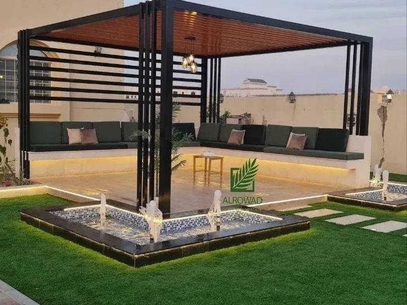جلسات خارجية فخمة مع برجولات ونوافير مياه عصرية في جدة درع المملكة للمظلات