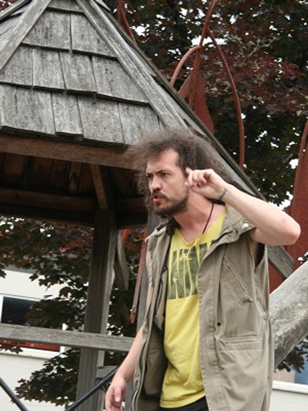 Warren Miles