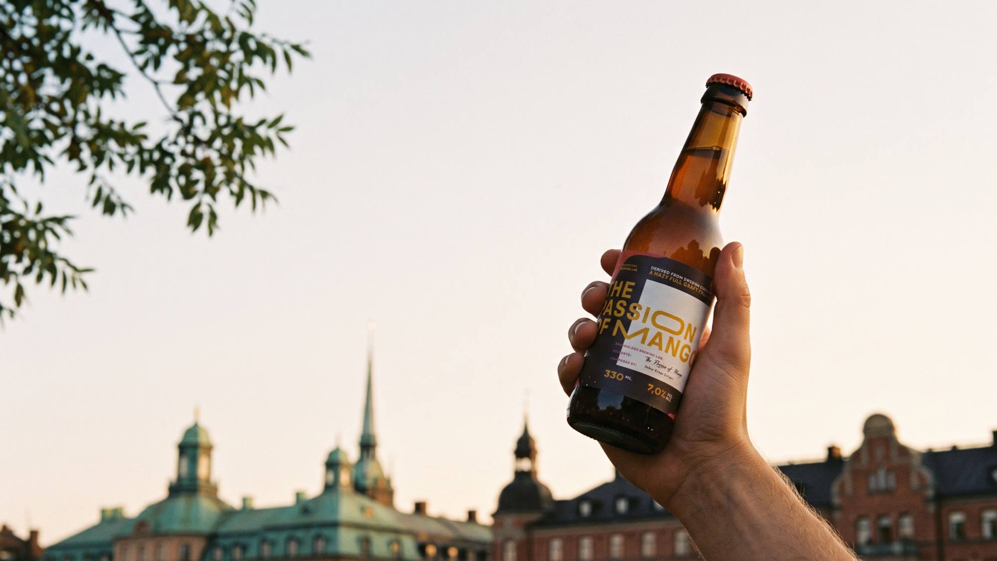 Urbanologi Brewing Lab: 01.1 · ub01 hero · bottle raised to the sky