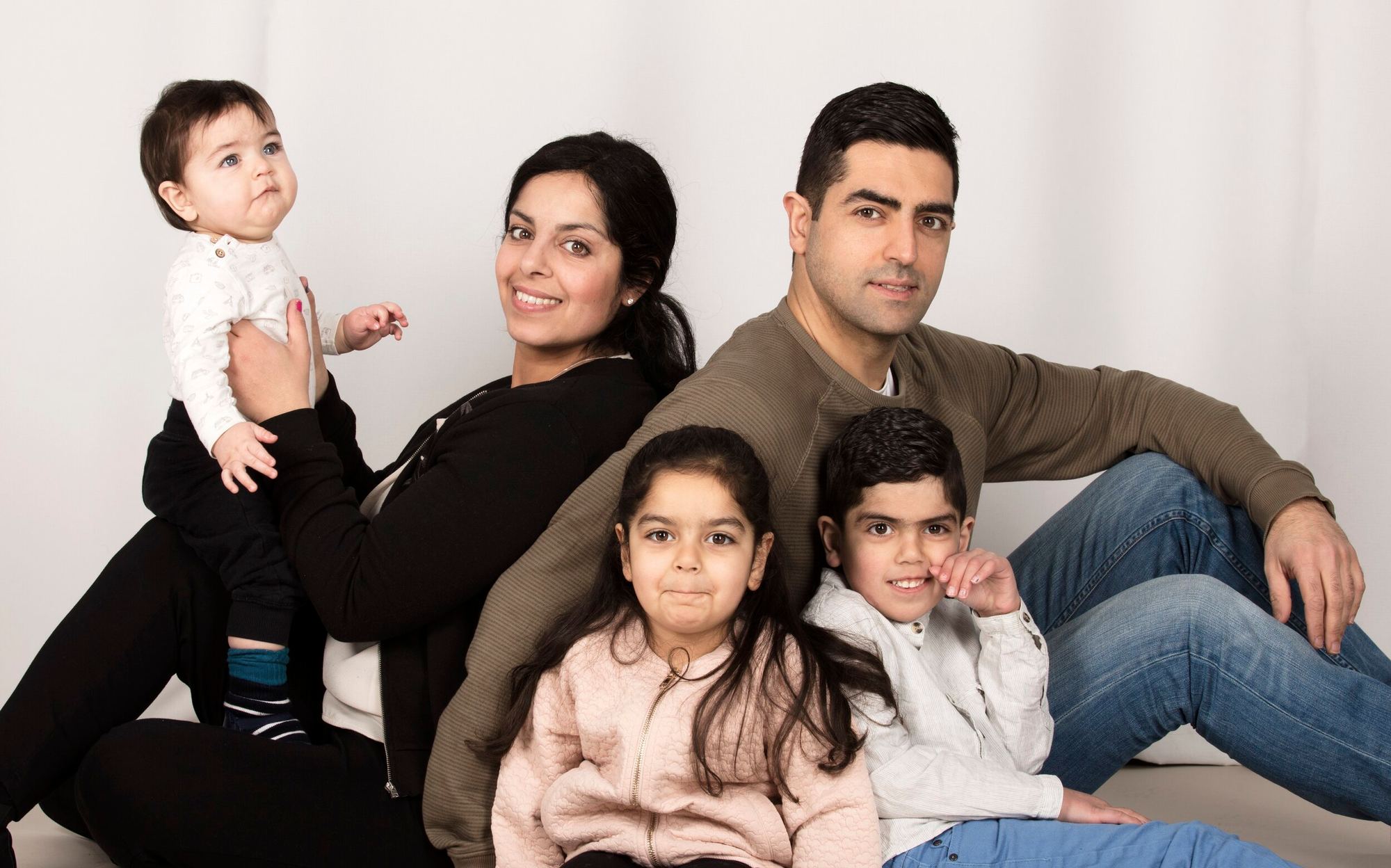 Familjeporträtt i studio
