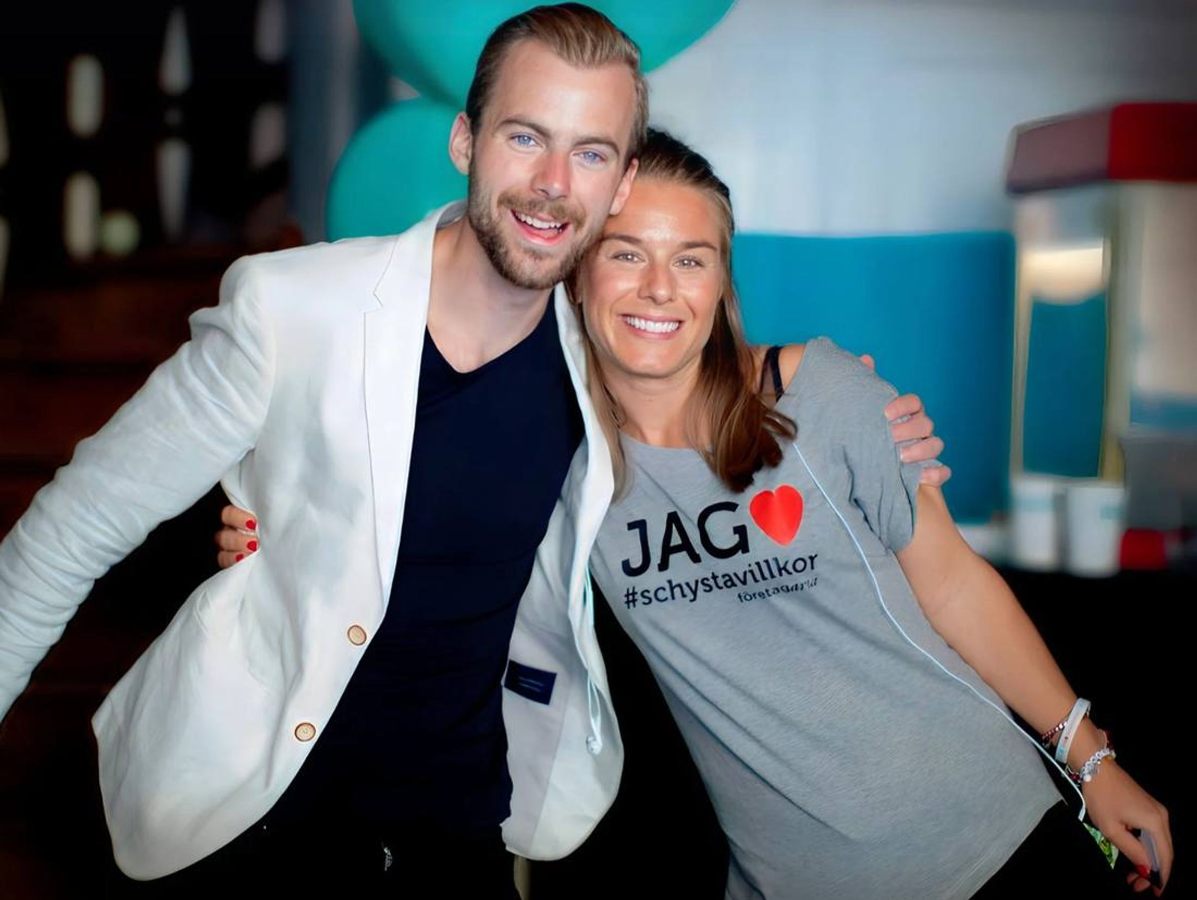 Två gäster på ett event