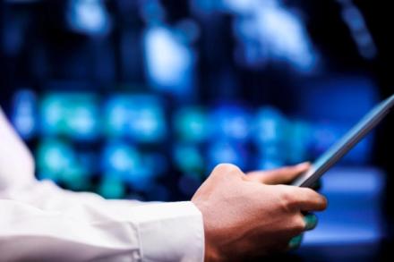 Couverture de Solutions d'infrastructures hyperconvergées en appliance, multi-constructeurs : matériels, logiciels et prestations associées.