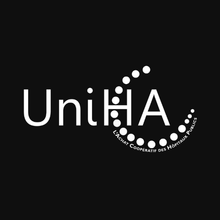 Une personne qui travaille sur une tablette