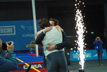 Couverture de Armand Duplantis a amélioré son record du monde du saut à la perche