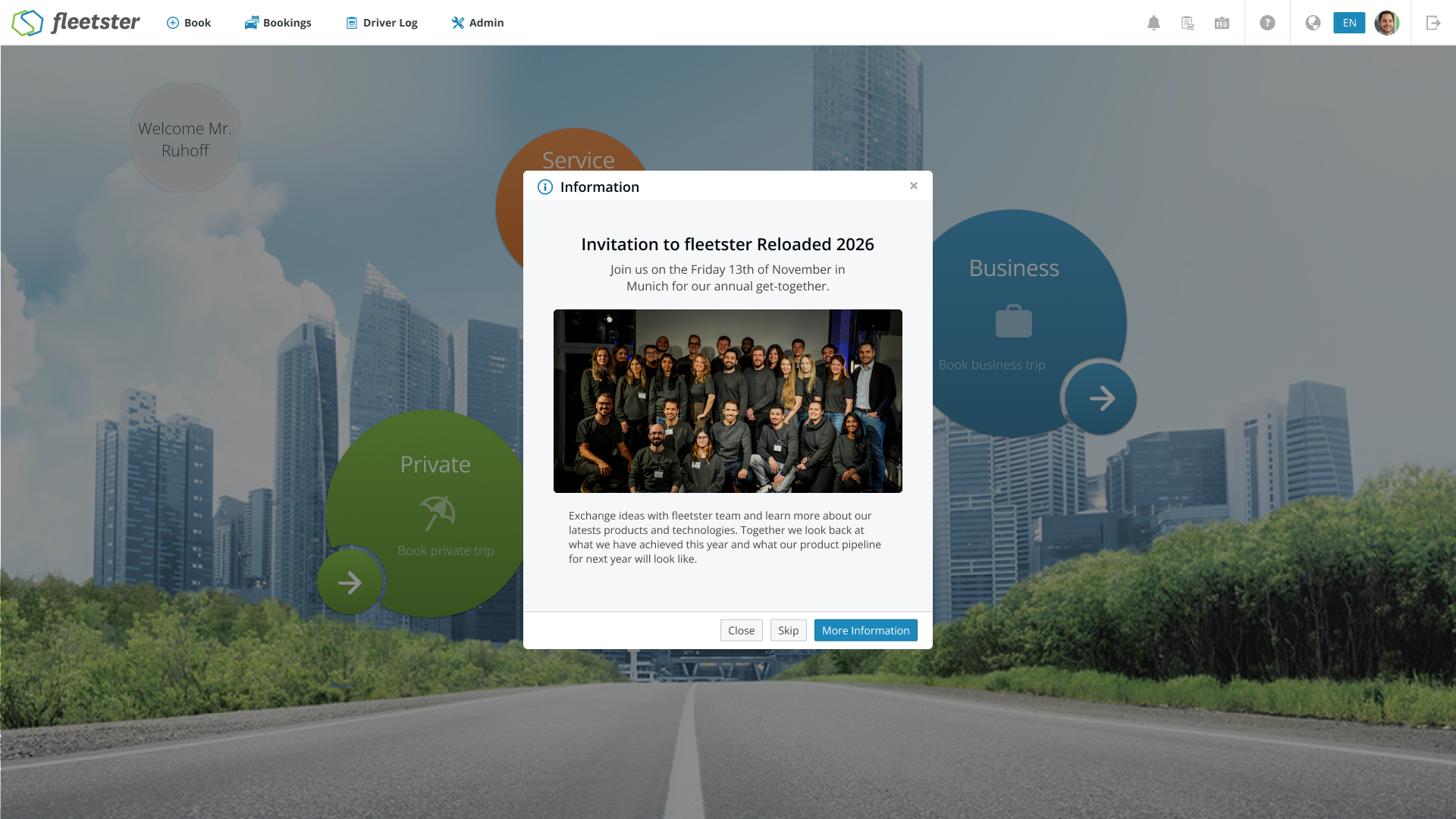 fleetster Buchungs-Dashboard mit einem Marketing-Pop-up zur Einladung zu „fleetster Reloaded 2026“ samt Teamfoto und Schaltfläche für weitere Informationen.