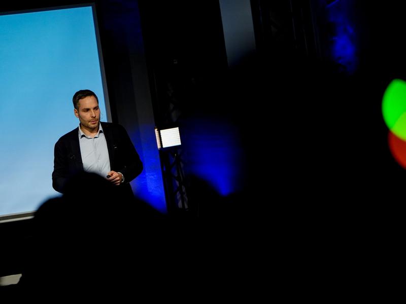 Tim Ruhoff gives the opening speech