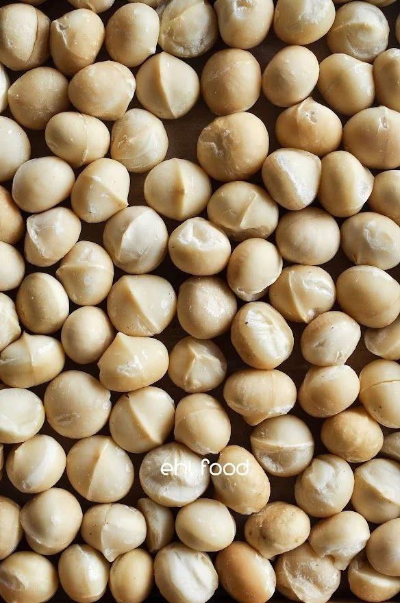 Premium, delicious, hand-peeled Australian macadamia nuts