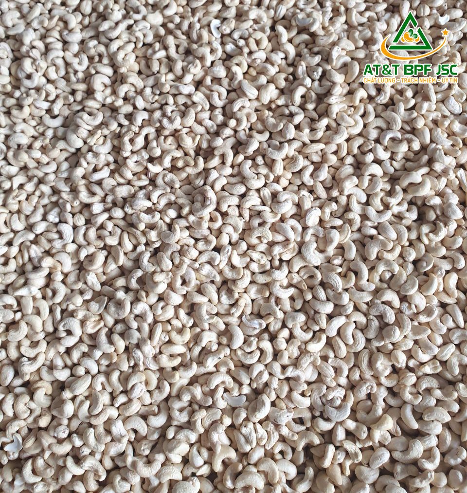 White Cashew Kernels W450