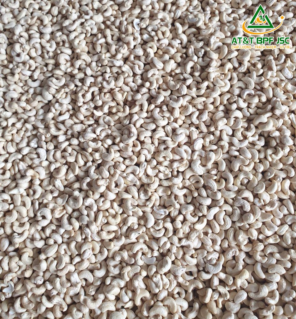 White Cashew Kernels W320