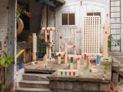 Missing alternative text