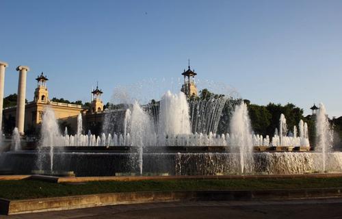 Nighttime light and water show at the Magic Fountain