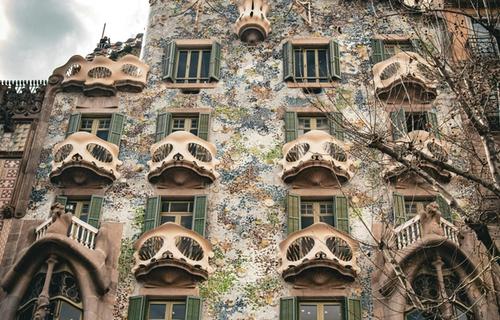 The colorful mosaic façade of Casa Batlló on Passeig de Gràcia