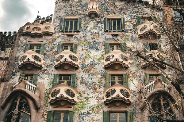 The colorful mosaic façade of Casa Batlló on Passeig de Gràcia