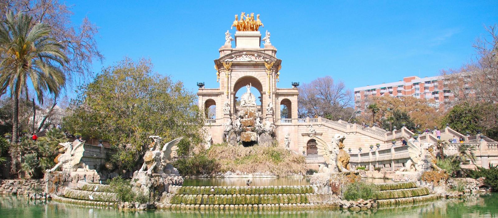 Arc de Triomf leading into Ciutadella Park