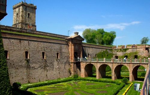 Montjuïc Castle overlooking the sea and port
