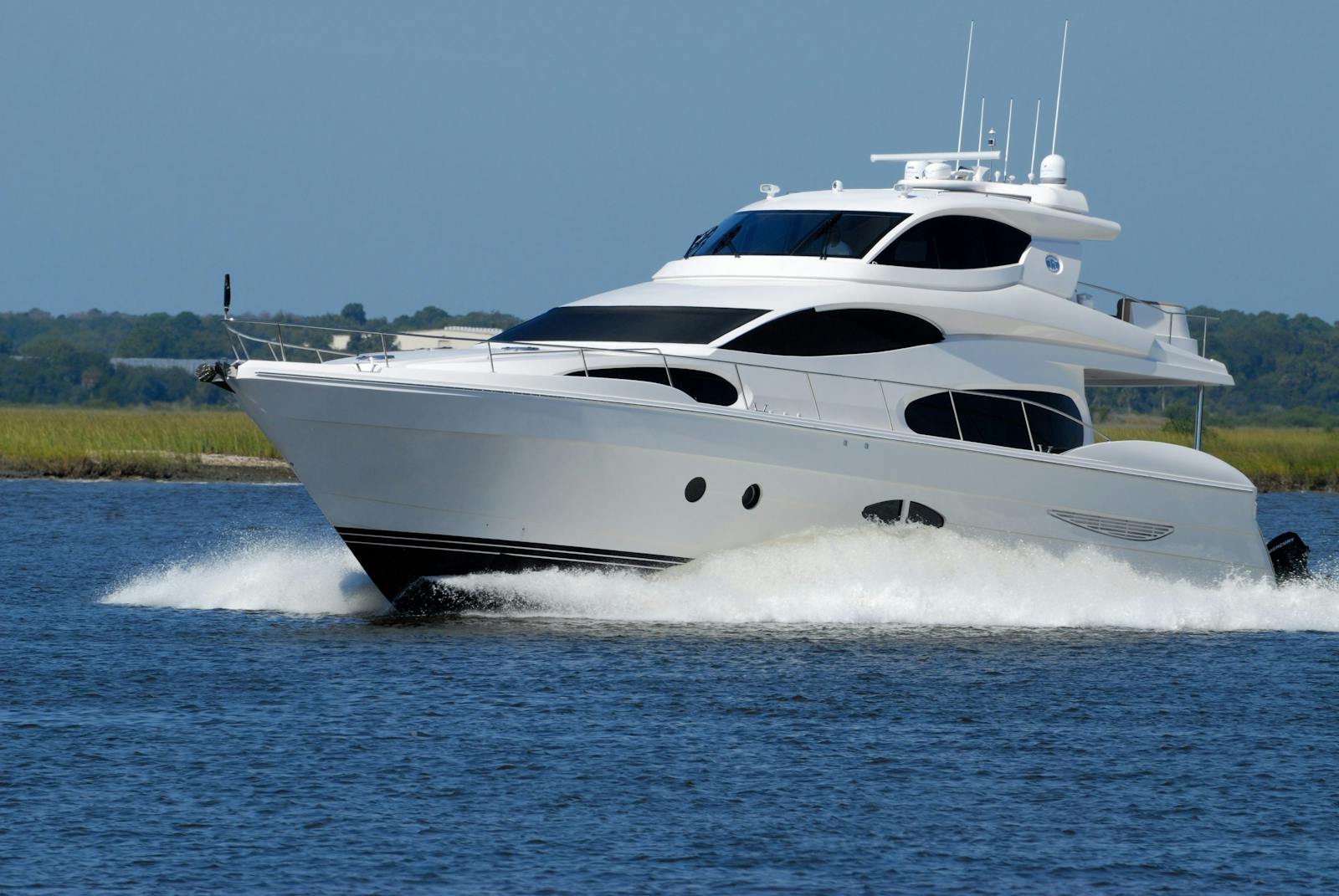 Azimut 80 — Stella — чартер яхт в Пуэрто-Банусе и Сотогранде · фото 1