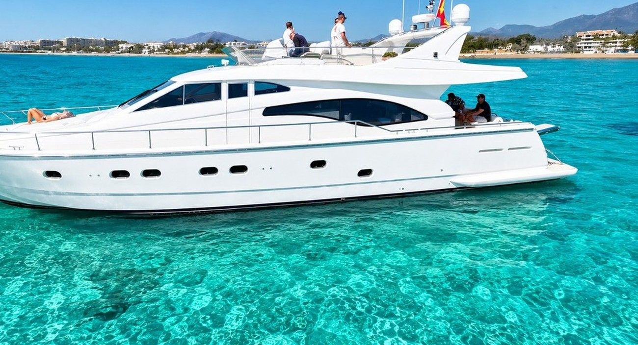 Ferretti 680 — yacht charter in Puerto Banús and Sotogrande · photo 1