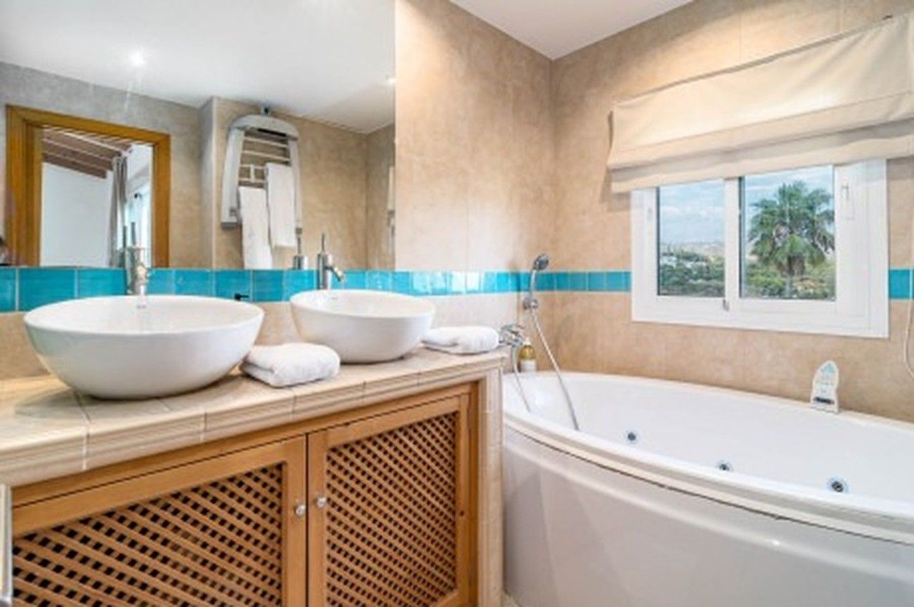 Villa Rio Real Golf — luxury villa for rent in Marbella, Marbella Golden Mile · photo 5