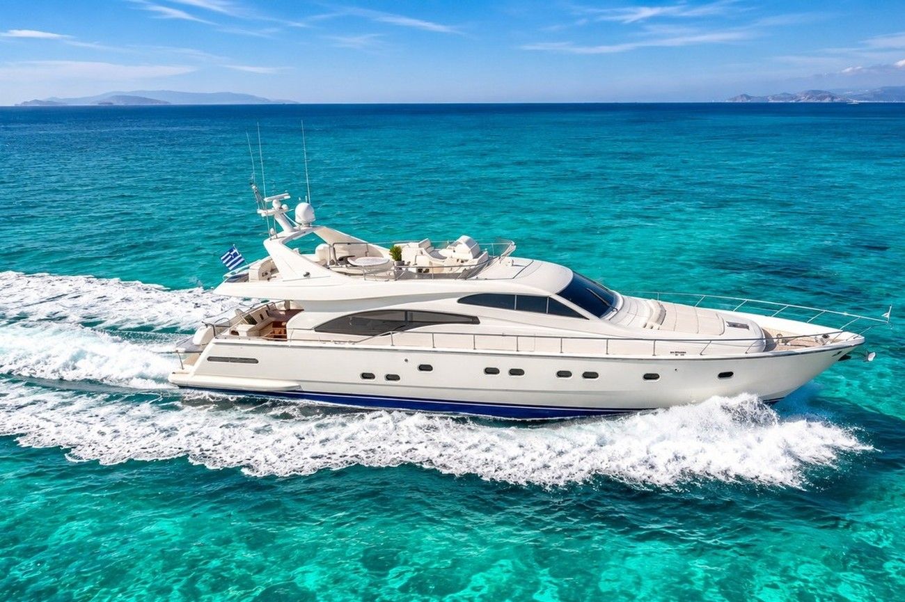 Ferretti 680 — yacht charter in Puerto Banús and Sotogrande · photo 3