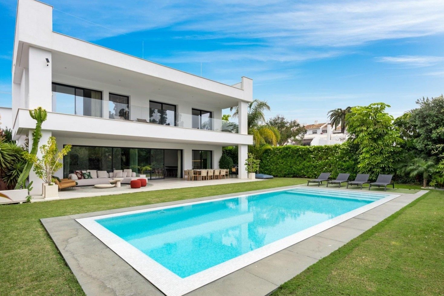 Villa Nueva Andalucía Signature — luxury villa for rent in Marbella, Marbella Golden Mile · photo 1