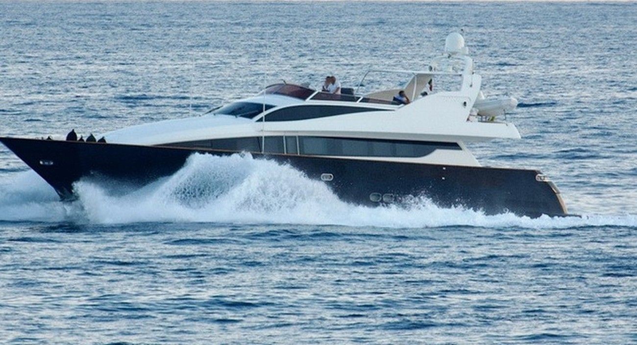 Antago 90 — yacht charter in Puerto Banús and Sotogrande · photo 3