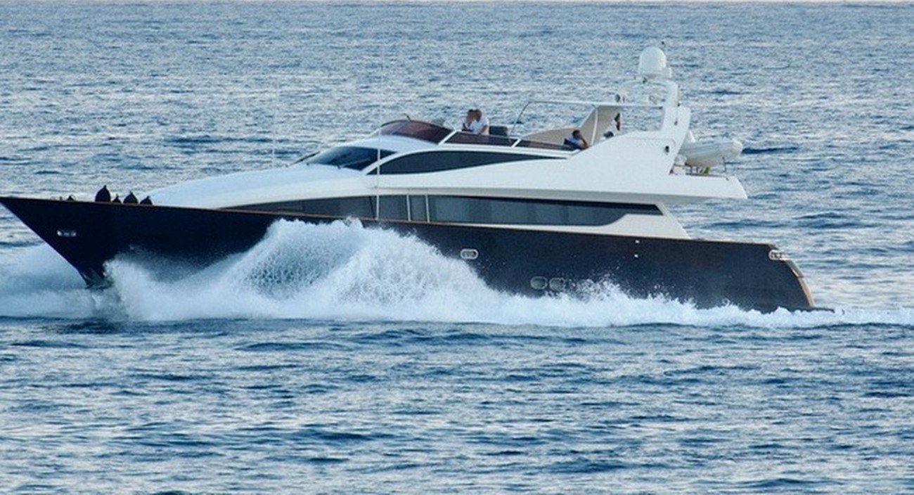 Antago 90 Antago 90 — yacht charter in Puerto Banús and Sotogrande · photo 3