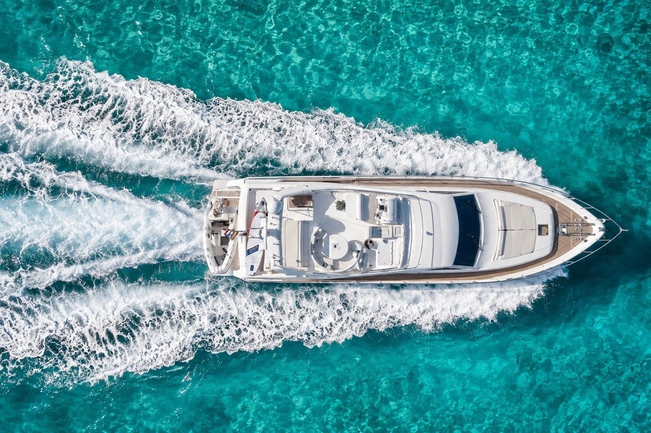 Ferretti 680 Ferretti 680 — yacht charter in Puerto Banús and Sotogrande · photo 2
