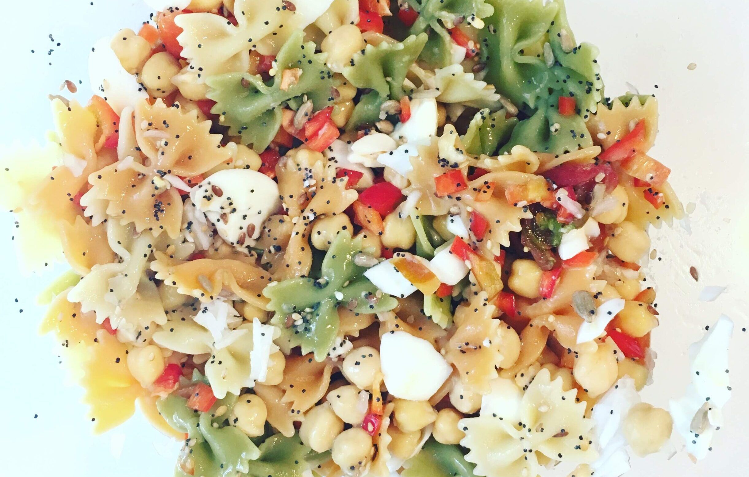 ¡Con una ensalada de legumbres y pasta basta!