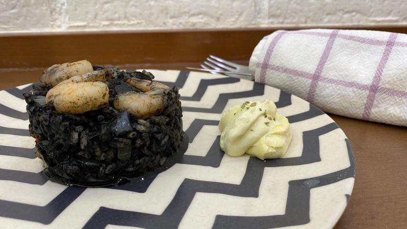 Un arroz negro muy sencillo