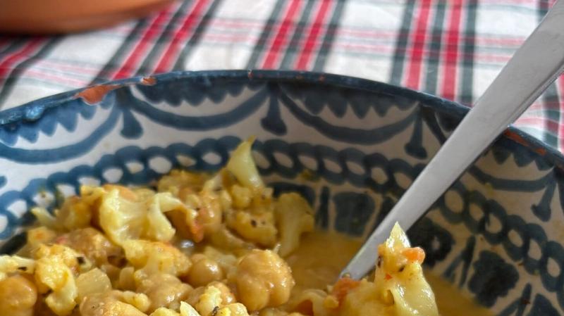 Curry de Coliflor y Garbanzos, la india a sólo unas vueltas de cuchara