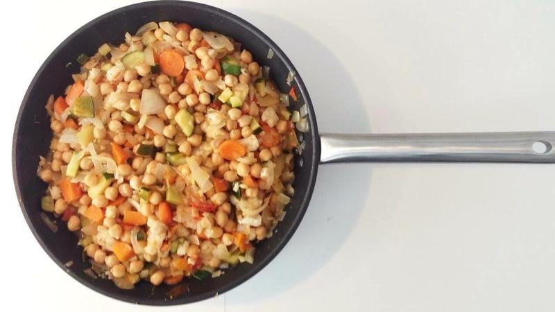 Garbanzos con bacalao: un clásico de cuchara en 20 minutos