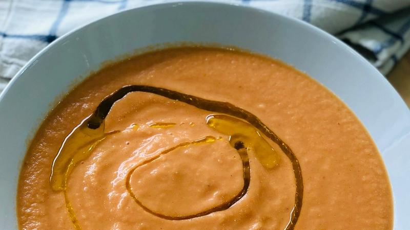 ¡Refréscate con este SALMOREJO CON MANZANA!