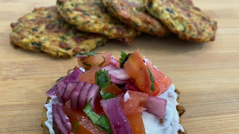 ¡Disfruta de estas tortitas de calabacín con un toque MEJICANO!