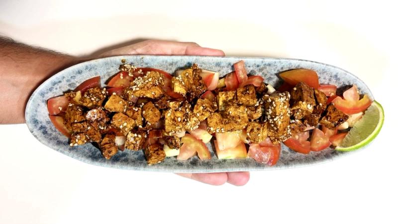 Descubre el tofu: qué es, propiedades y una receta exprés que te encantará