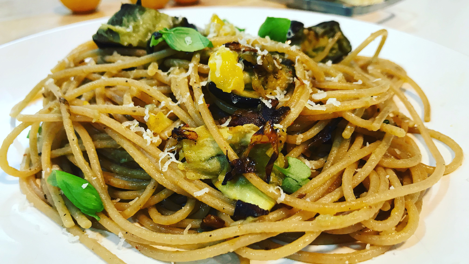Pasta con Berenjena y Ciruela