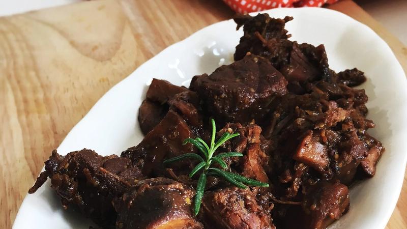 Ternera estofada con cerveza negra y mostaza