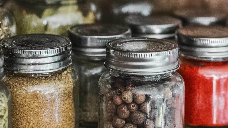Usos y propiedades de tres especias asiáticas y mediterráneas para elaborar platos sabor-saludables
