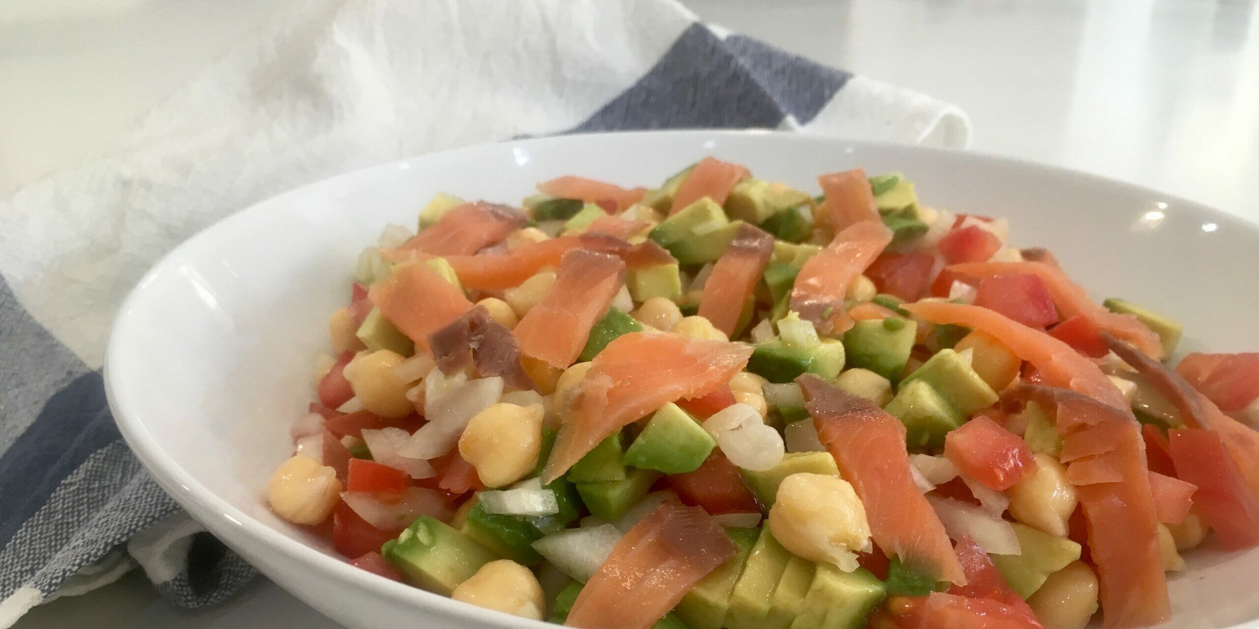 ¡Refréscate con esta ensalada de garbanzos!