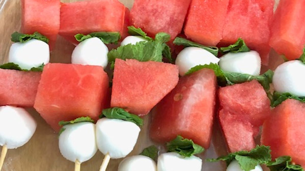 Brochetas de sandía y mozzarella